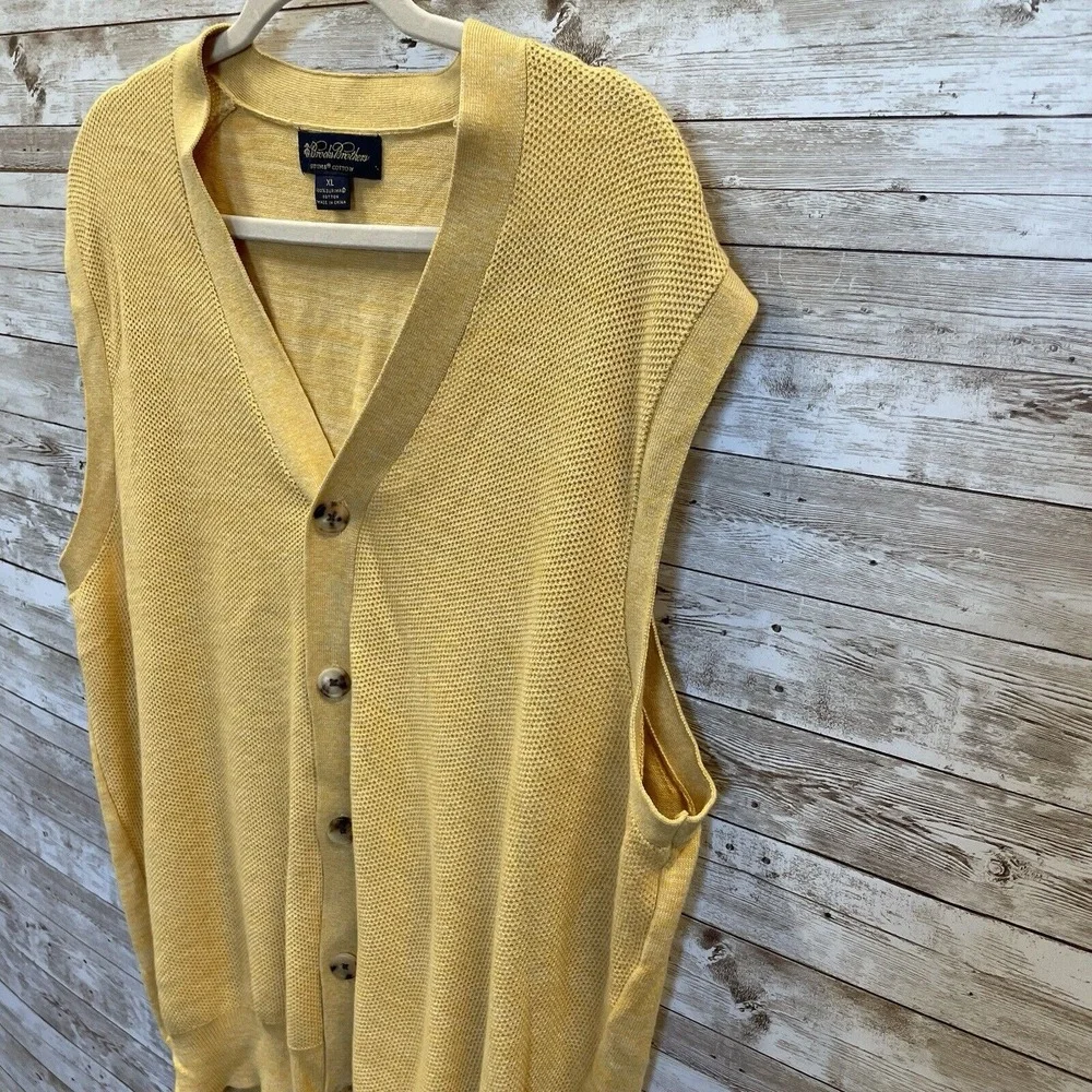 Brooks Brothers Mens XL Vest Yellow Supima Cotton Waffle Knit‎ Sweater Button Up